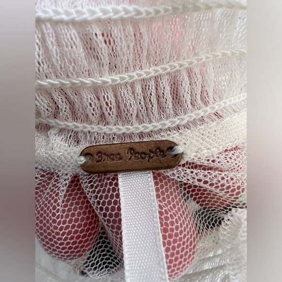 Free people Embroidered top size small - Picture 5 of 7